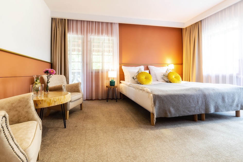Double or Twin Room - Photo 9