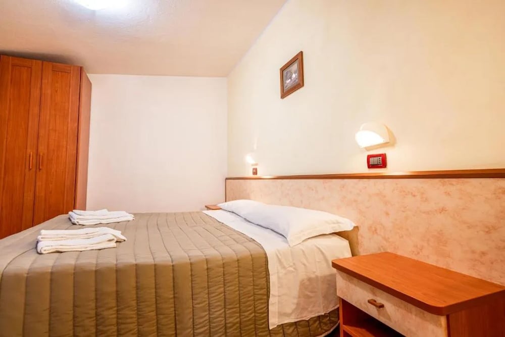 Standard Single Room photo 3