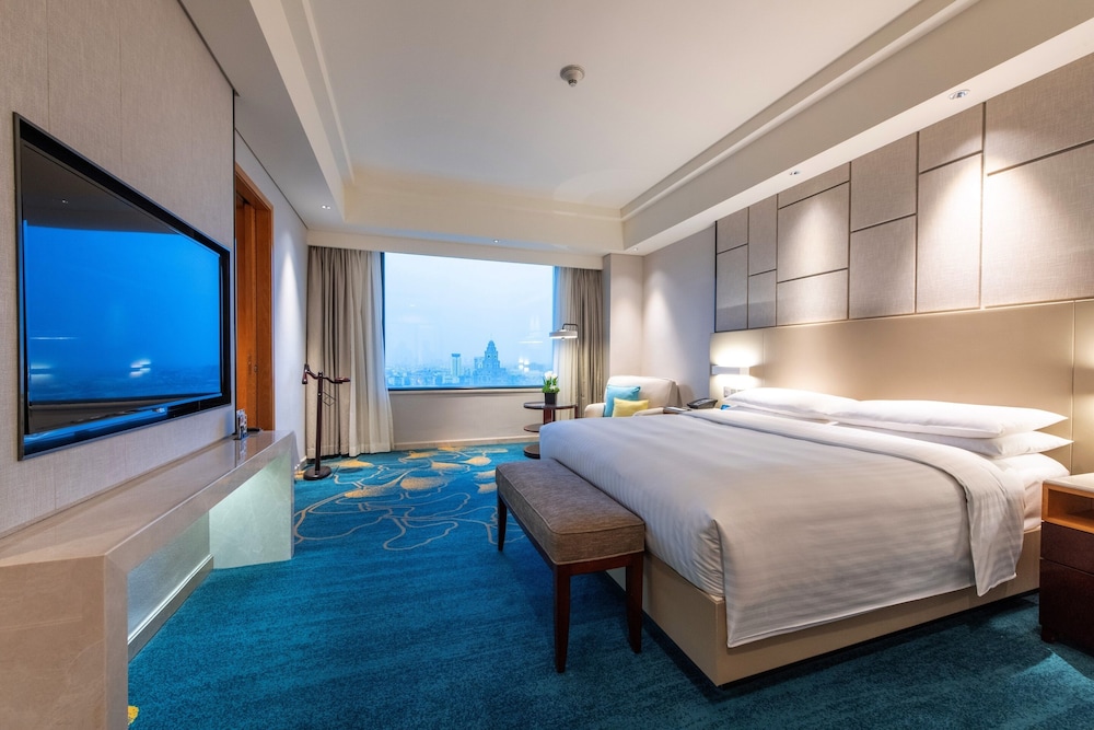 Club Suite, 1 Bedroom, City View - Photo 2
