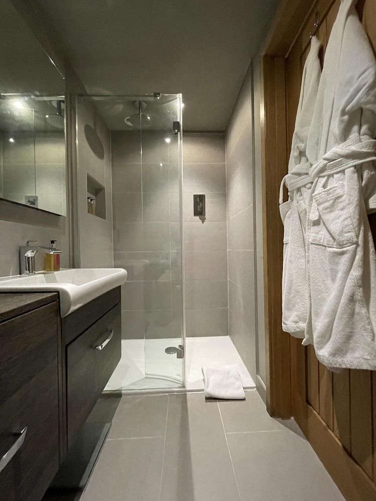 Deluxe Cottage, Ensuite, Courtyard View (The Shippen) photo 3