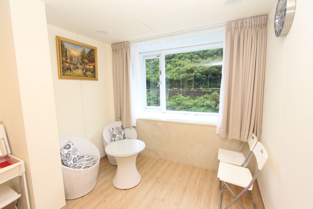 Family Room photo 1