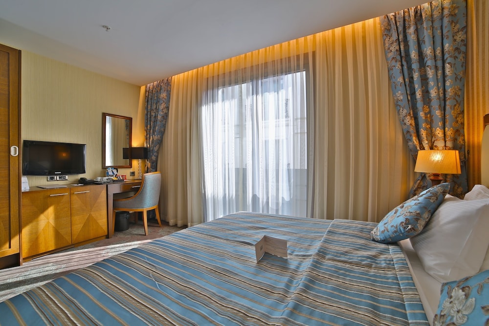 Family Suite, Connecting Rooms photo 3