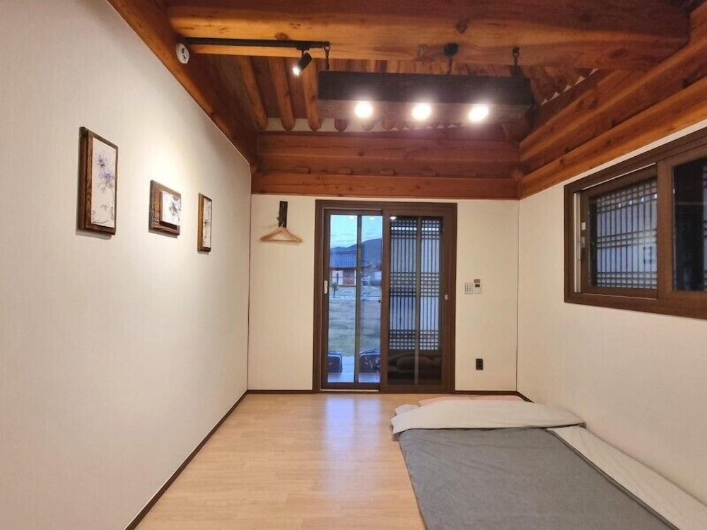 Double Room - Photo 9