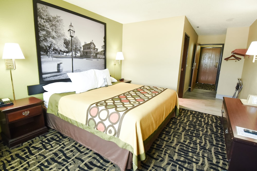 Standard Room, 1 King Bed - Photo 1