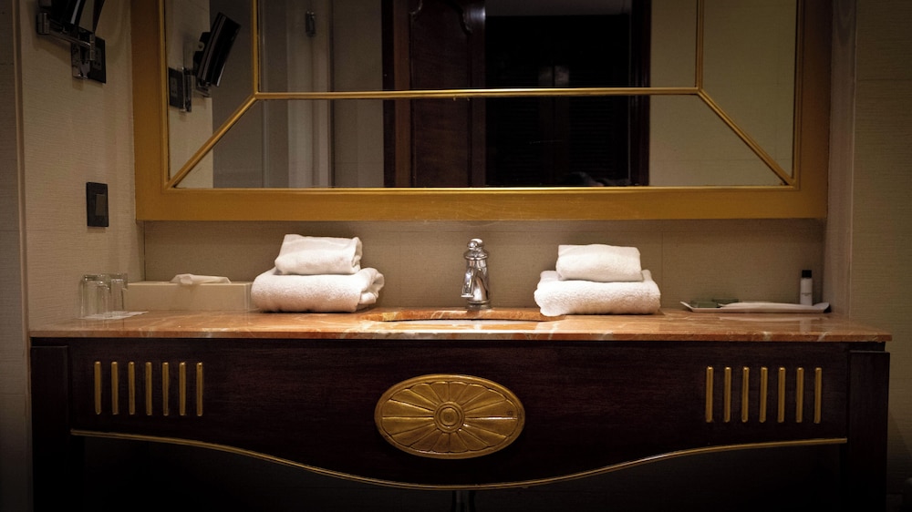 Superior Double or Twin Room, Non Smoking, Private Bathroom photo 3