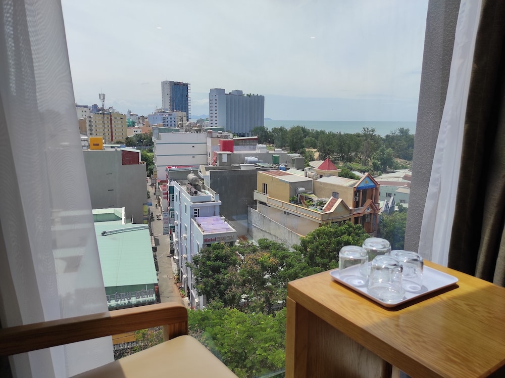 Deluxe Quadruple Room, Partial Ocean View - Photo 8