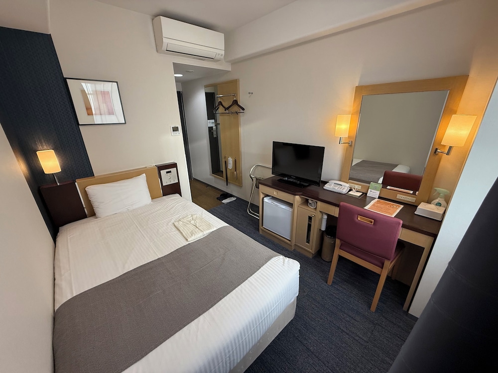 Single Room, Smoking