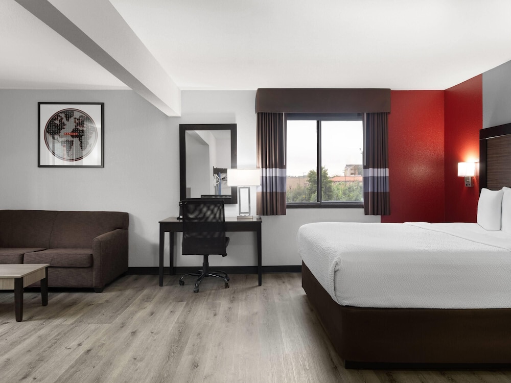Deluxe Room, 1 King Bed with Sofa bed, Non Smoking
