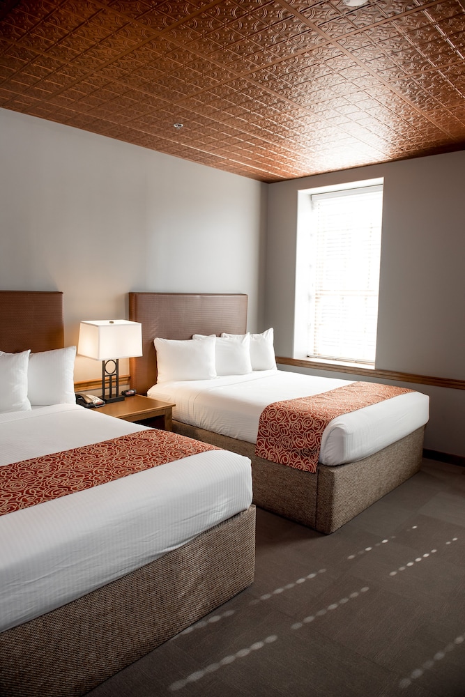 Classic Room, 2 Queen Beds - Photo 1