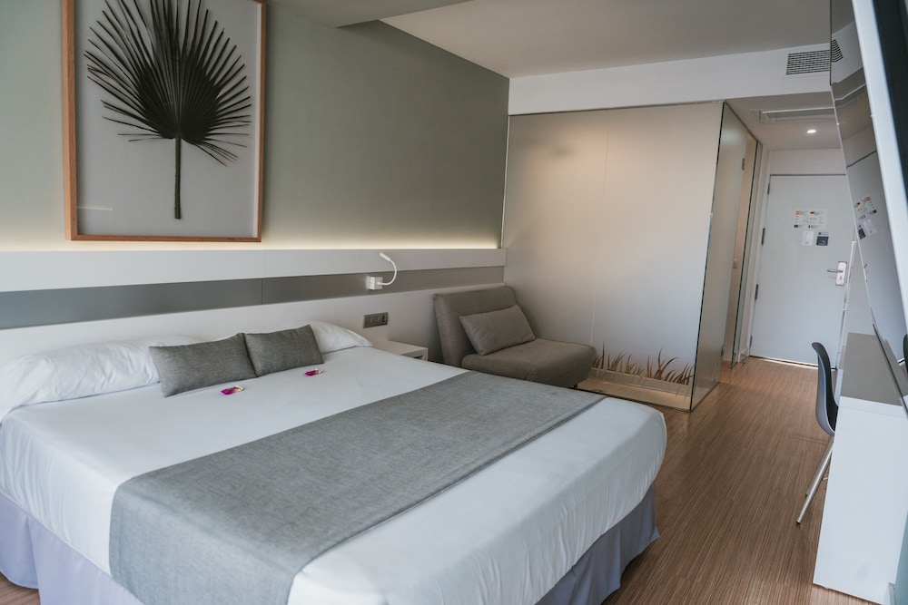 Suite, 1 King Bed, Terrace, Beachfront