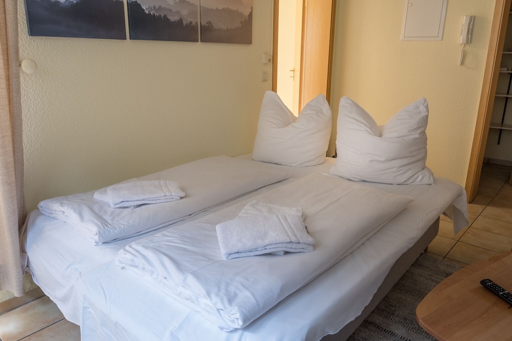 Apartment, 1 Bedroom (Souterrain; incl. EUR 35 cleaning fee) photo 2