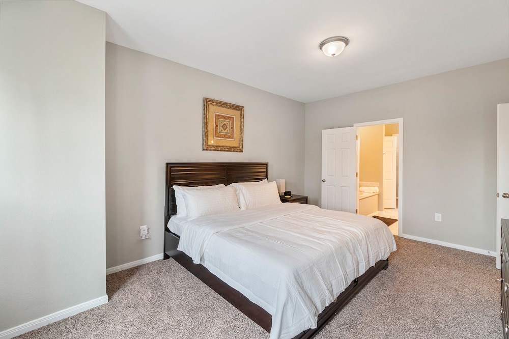Classic Townhome, 2 Bedrooms, Non Smoking, Kitchen photo 3