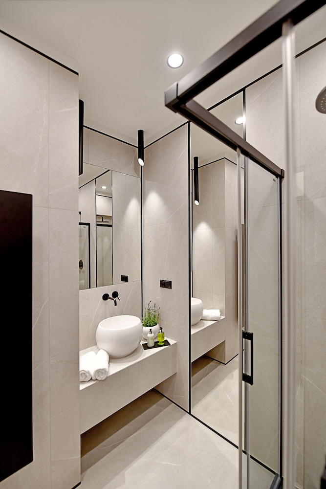 Standard Twin Room - Photo 4