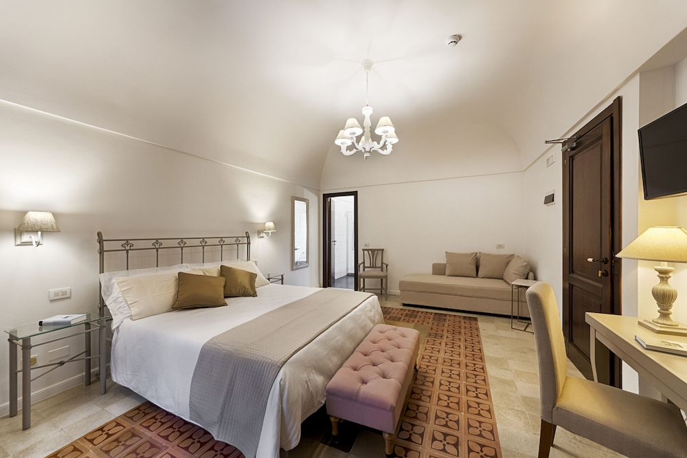 Standard Triple Room, City View