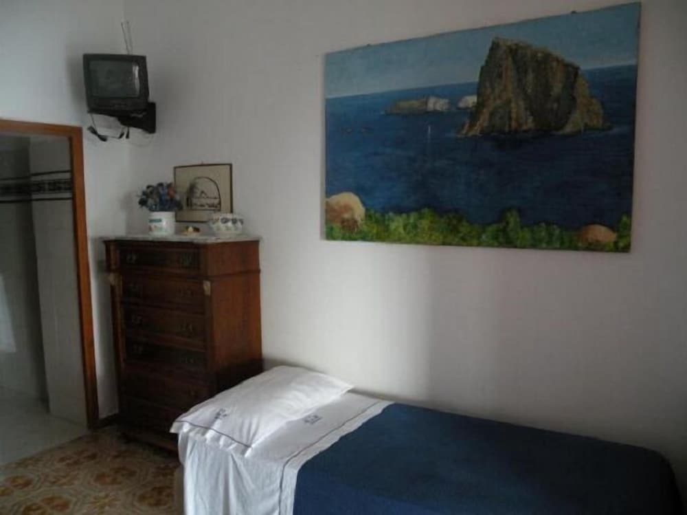 Triple Room, Multiple Beds, Non Smoking