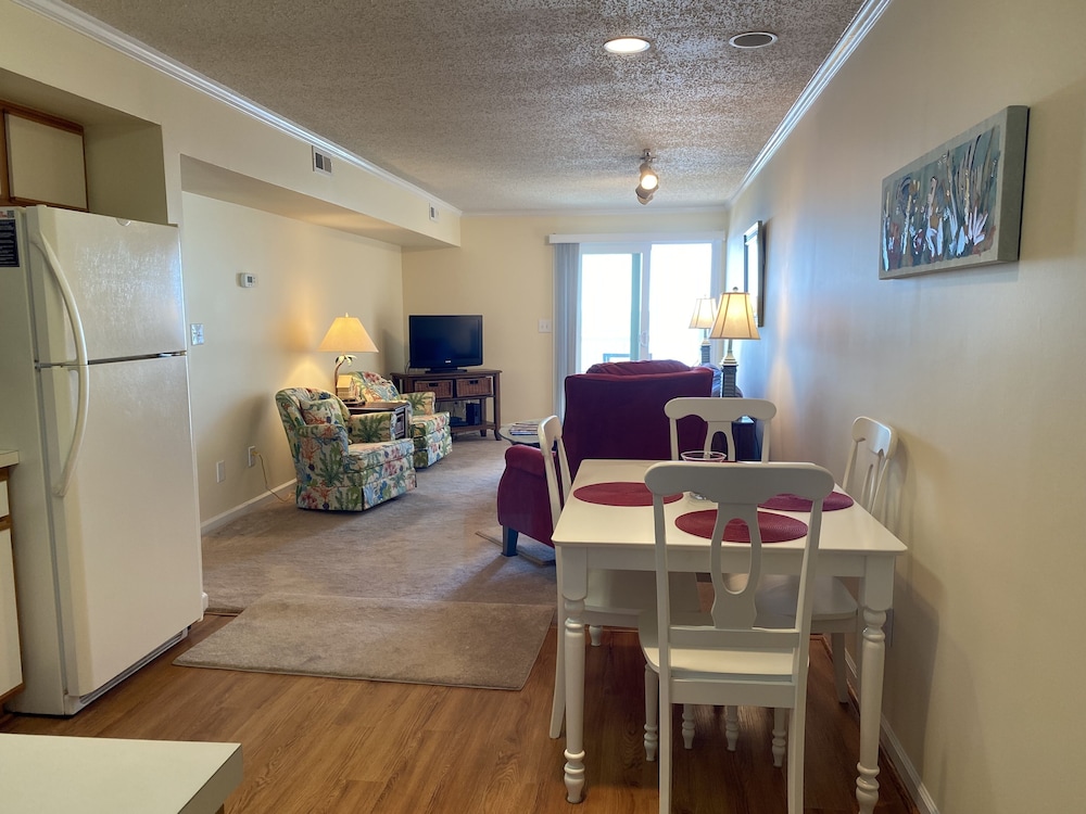 Condo, 2 Bedrooms
