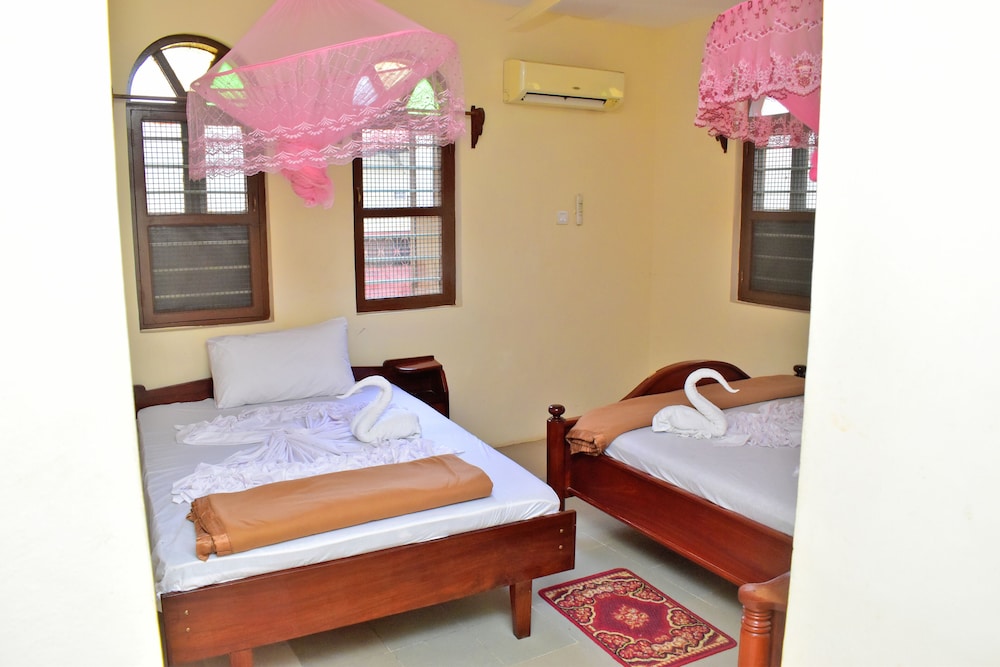 Deluxe Double or Twin Room photo 1