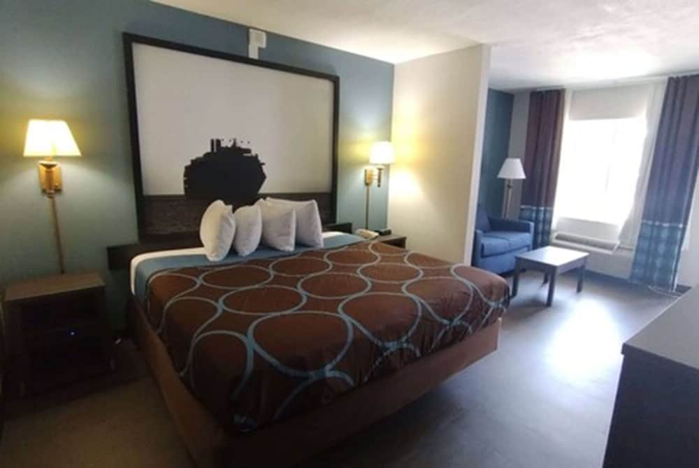 Standard Room, 1 King Bed - Photo 1