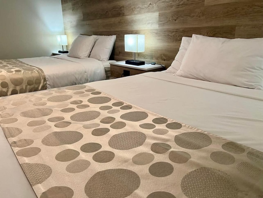 Family Suite, 2 Queen Beds, Kitchenette photo 1
