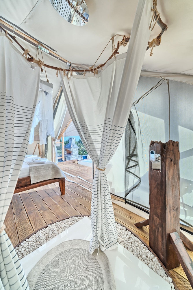 Luxury Glamp New Horizons I