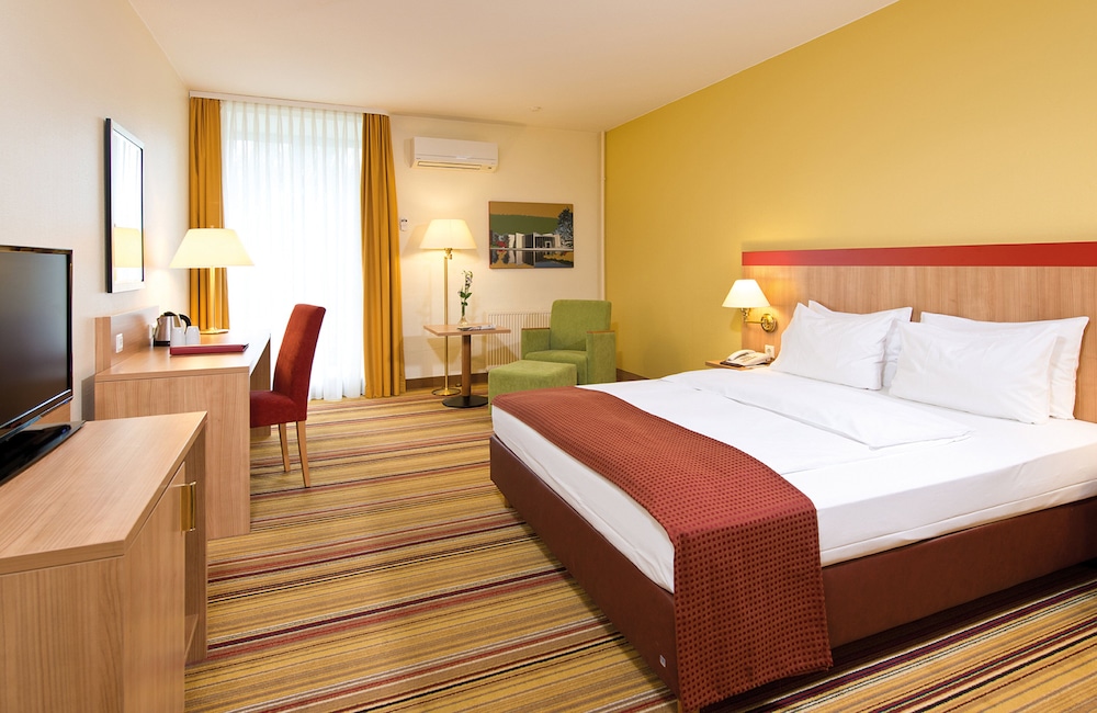 Comfort Double Room thumbnail 6