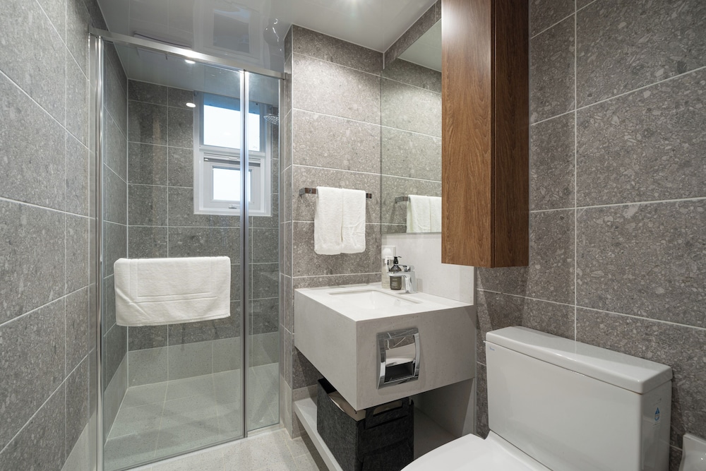 Family Two Room - Photo 11