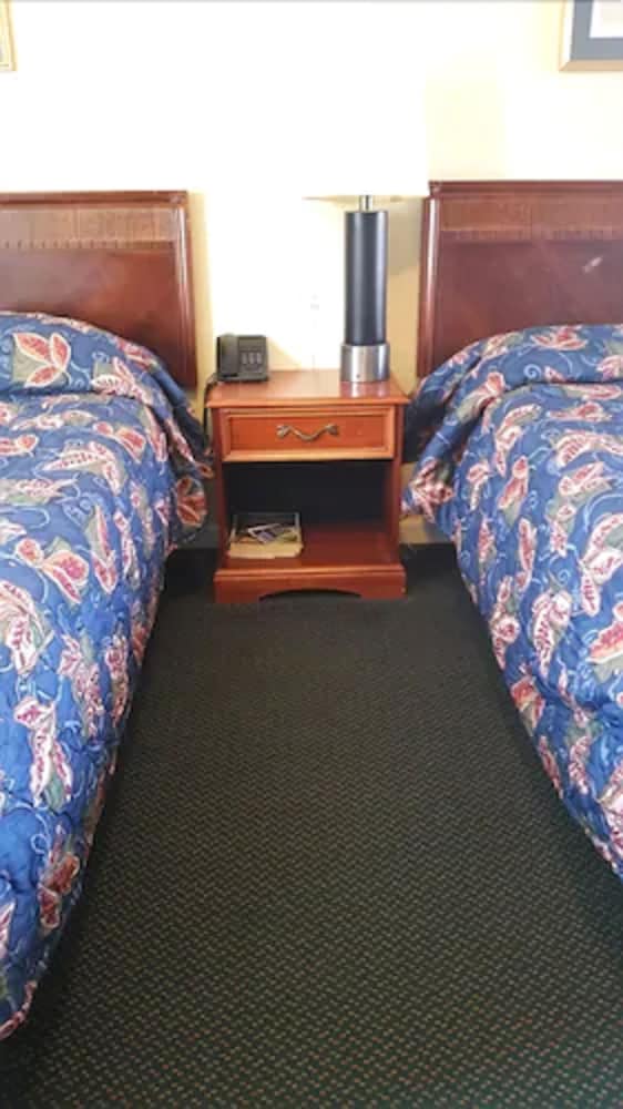 Standard Room, 2 Double Beds, Smoking photo 1