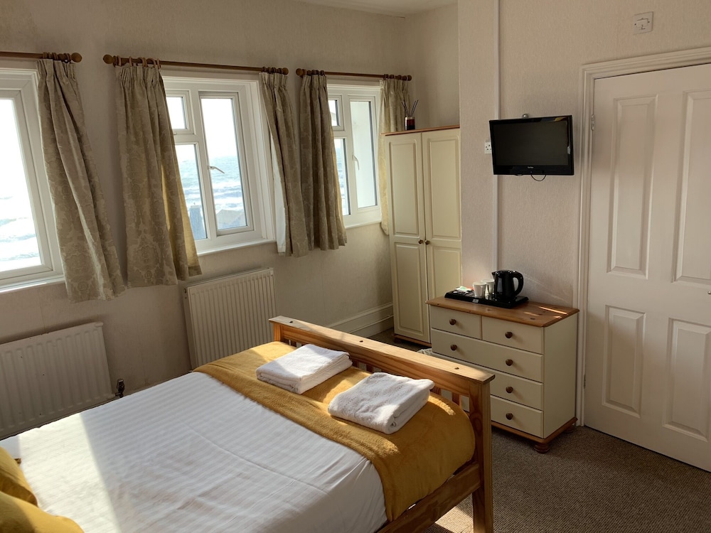 Standard Double Room, Partial Sea View (Room 15) photo 2