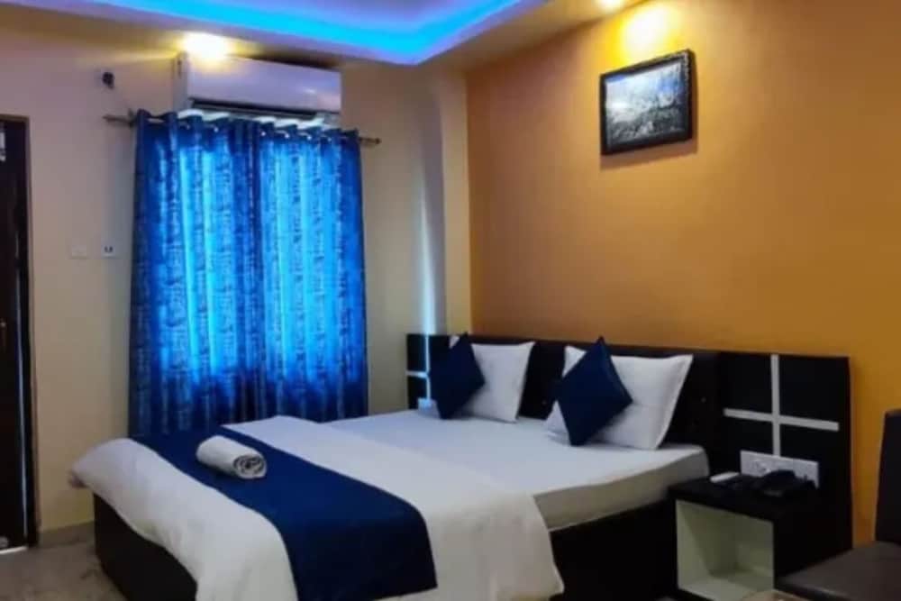 Deluxe Double Room, City View photo 3
