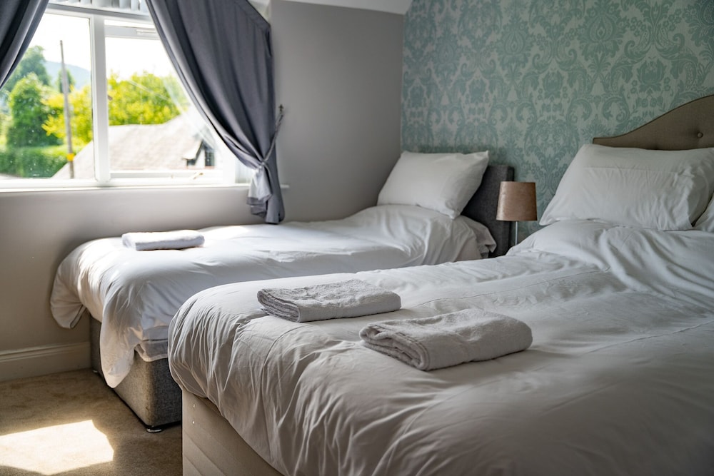 Standard Double or Twin Room, Multiple Beds, Mountain View photo 1