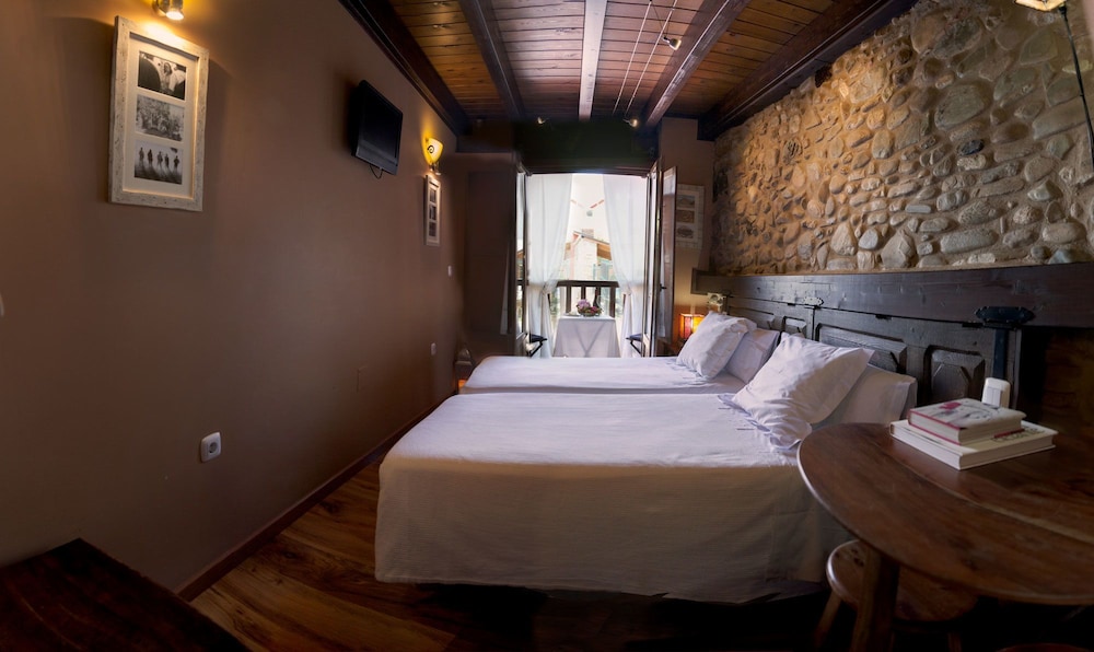 Double Room (Numancia)