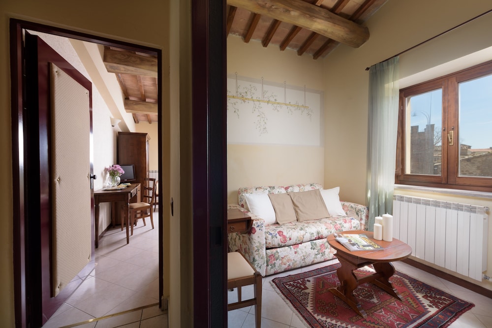 Superior Double or Twin Room - Photo 3
