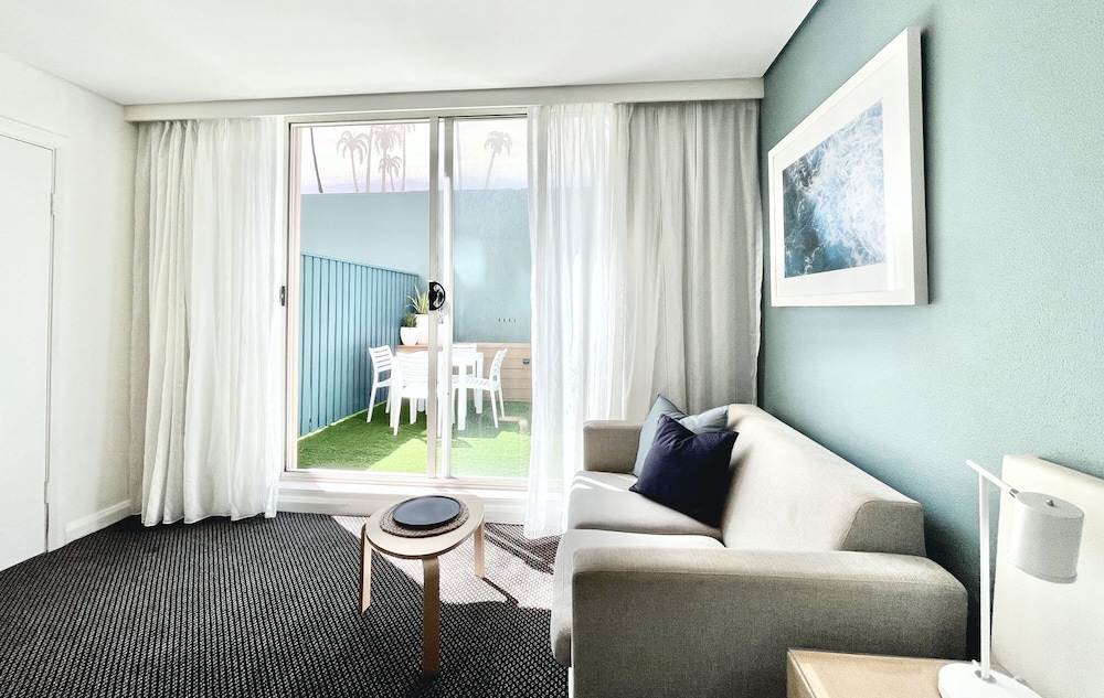Deluxe Studio with Courtyard photo 2