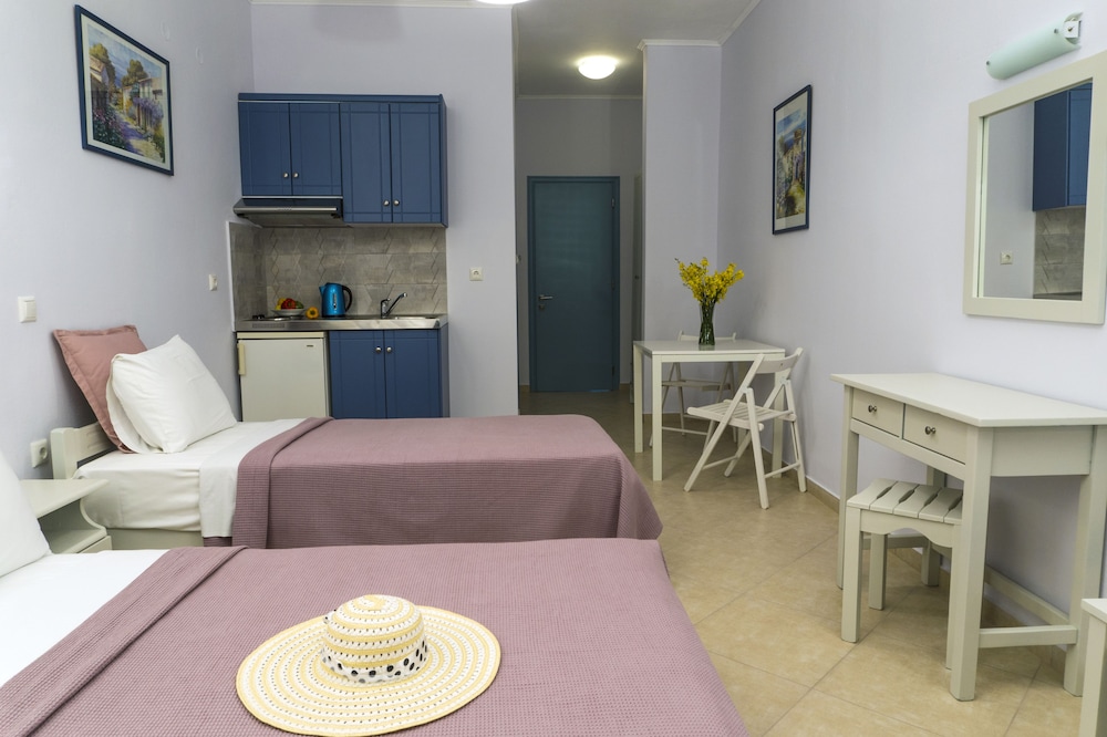 Standard Triple Room, 1 Bedroom, Sea View photo 1