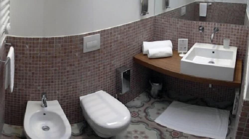Luxury Suite photo 3