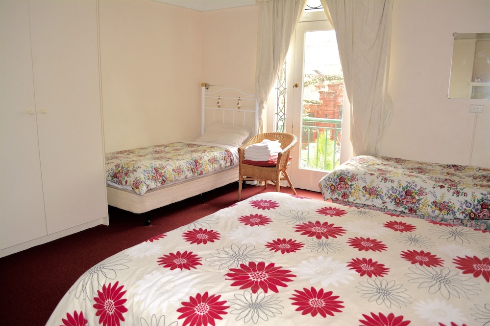 Standard Family Room - Photo 4