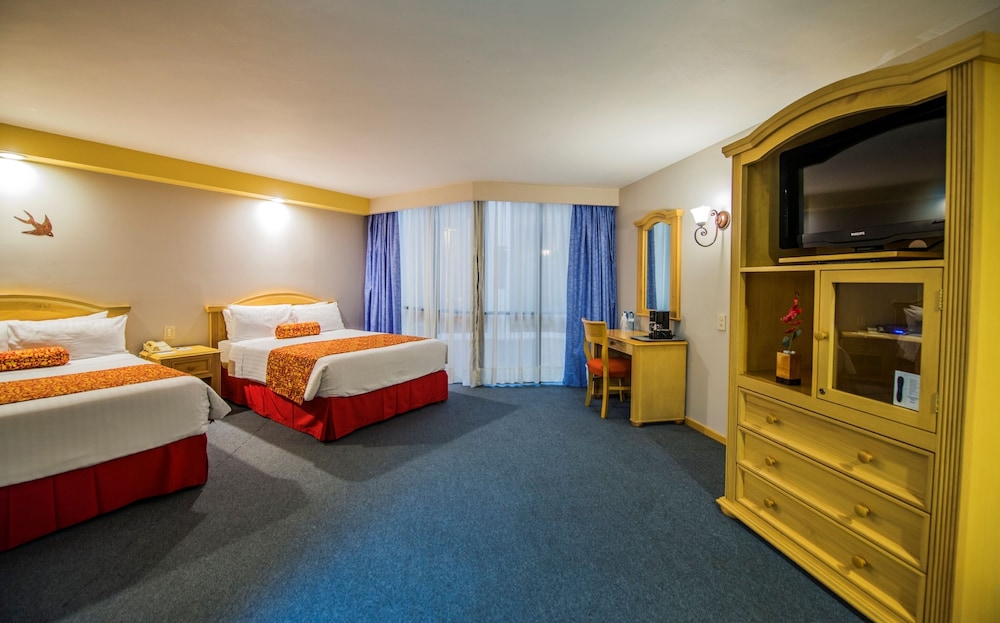 Double Room (2 Camas Matrimoniales) - Photo 1