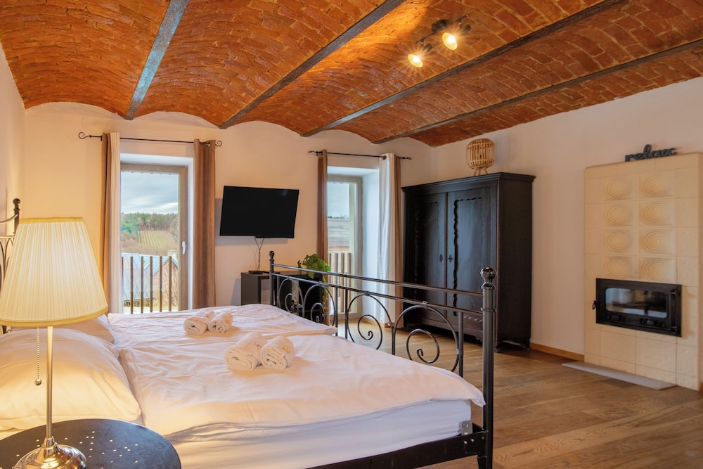 Family Chalet, Multiple Bedrooms (Natural Chalet Velbana Iža) photo 2