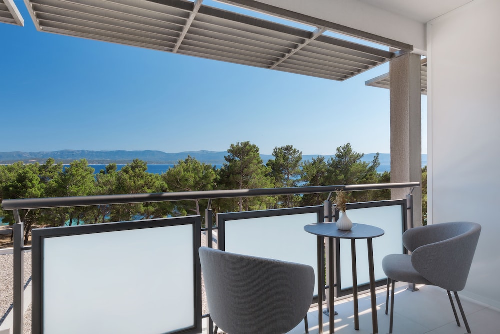 Superior Double or Twin Room, Accessible, Partial Sea View - Photo 2