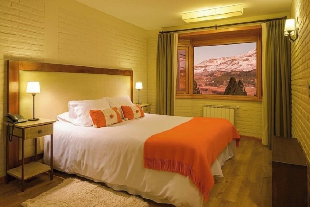 Junior Double Room, 1 Queen Bed photo 1