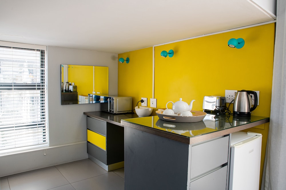 4-Bed Family Studio (Sea View) photo 2