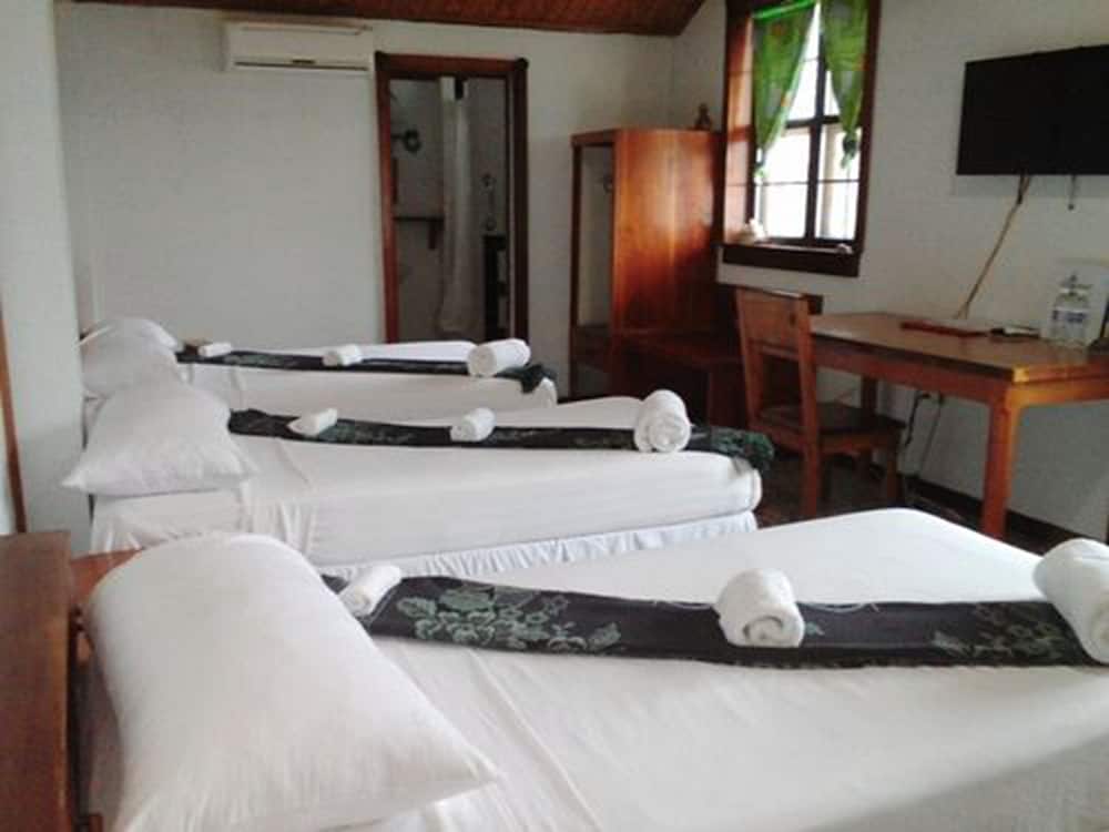 Triple Room, 3 Twin Beds, Non Smoking