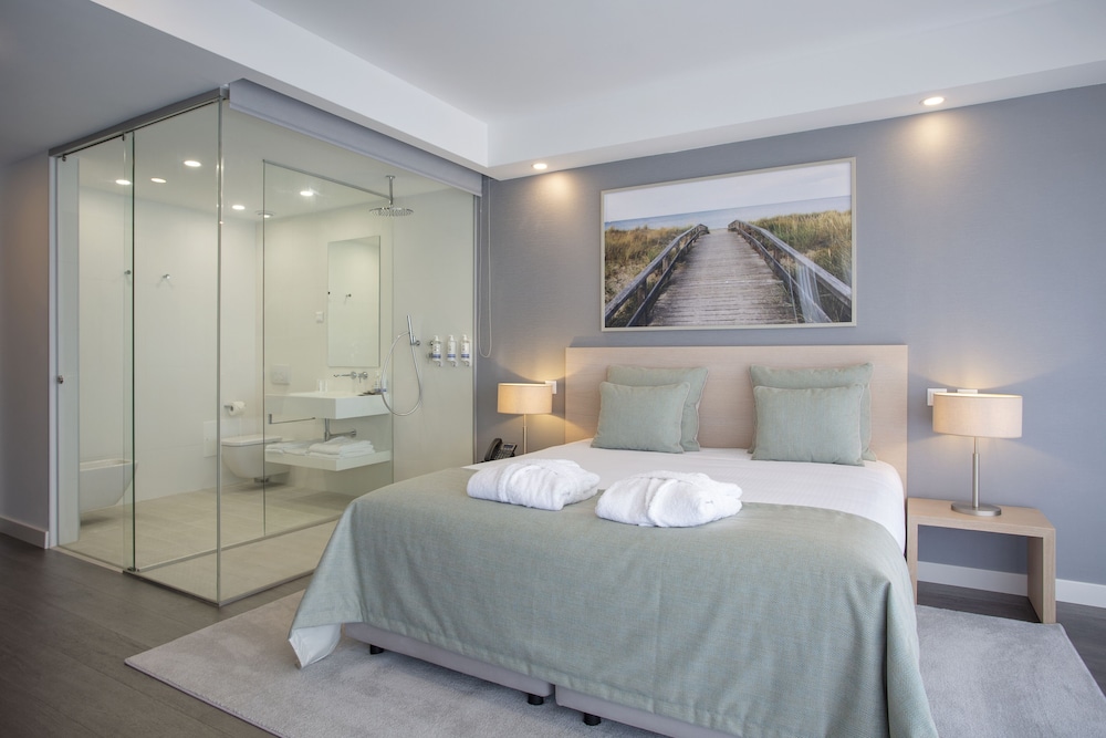 Standard Double or Twin Room, Balcony - Photo 2