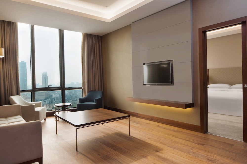 Grand Suite, 1 King Bed, Corner