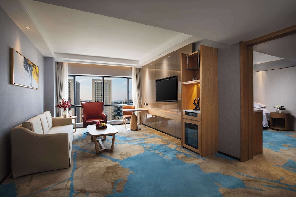 Suite, 1 King Bed, Non Smoking (Ramada) photo 1