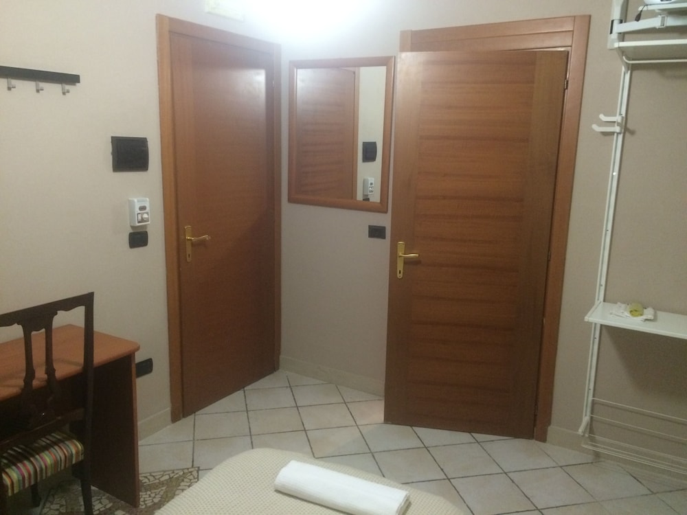 Business Single Room, 1 Bedroom, Non Smoking, Garden View photo 2