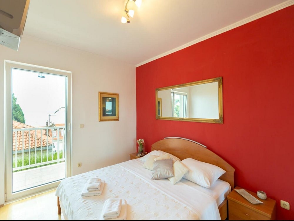 Apartment (Three Bedroom Apartment With Terrace)