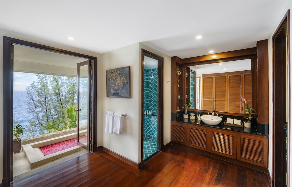 Luxury Villa, 6 Bedrooms, Sea View photo 3