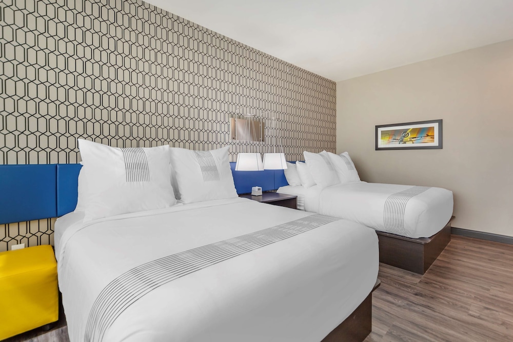 Standard Room, 2 Queen Beds, Accessible, Refrigerator - Photo 3