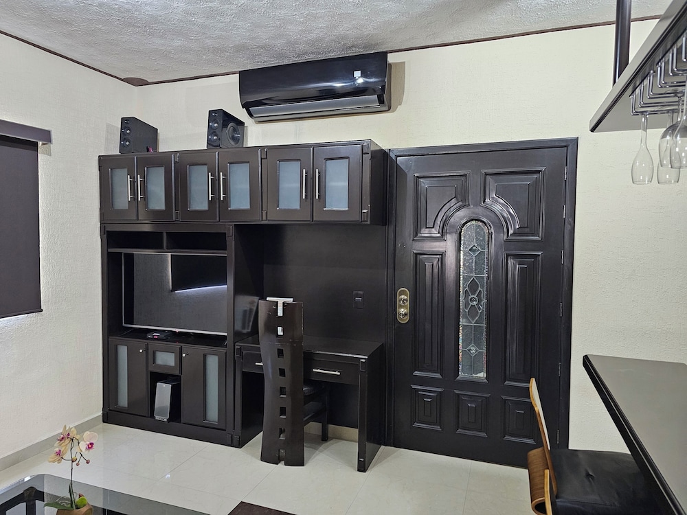 Deluxe Room, Accessible, Non Smoking photo 3
